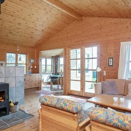 Σπίτι διακοπών Two-bedroom Holiday In 2 *