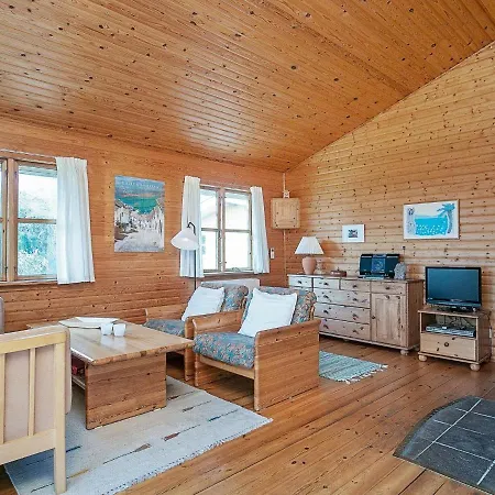 Two-bedroom Holiday In 2 * Bogø By