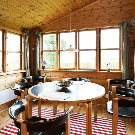 Two-bedroom Holiday In 2 Bogø By