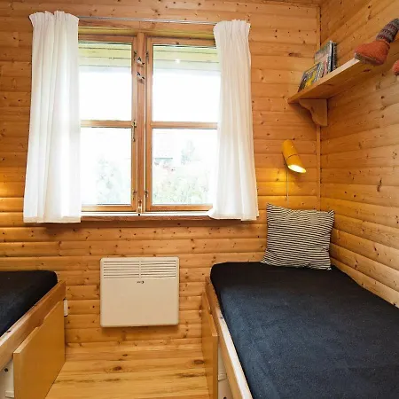 Two-bedroom Holiday In 2 Bogø By